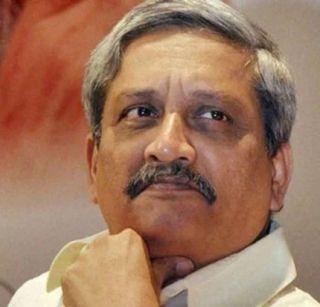 Speak up, Manohar Parrikar's understanding of the Election Commission | बोलताना काळजी घ्या, मनोहर पर्रीकर यांना निवडणूक आयोगाची समज