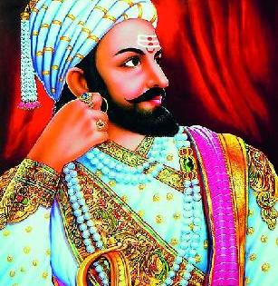 12-foot statue of Shivaji Tarun Mandal | शिवाजी तरुण मंडळाचा १२ फुटी पुतळा