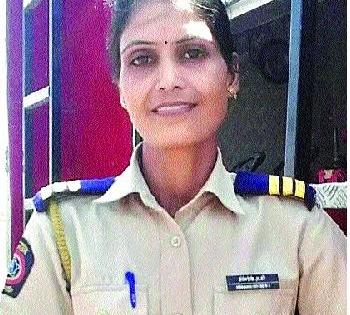 'Those' women's policemen are honored by the Election Commission | ‘त्या’ महिला पोलिसाचा निवडणूक आयोगाकडून गौरव