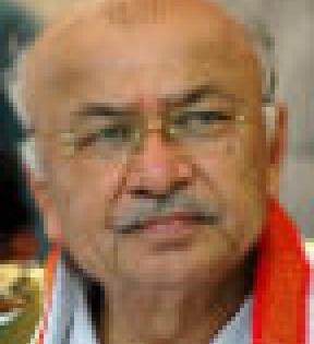 The corrupt went, Manp's keys to me - Sushilkumar Shinde | भ्रष्टाचारी गेले, मनपाच्या चाव्या माझ्याकडे - सुशिलकुमार शिंदे