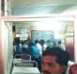 Rashtravadi and MIM workers in Solapur, Rada, former deputy magistrate marriages | सोलापूरात राष्ट्रवादी व एमआयएमच्या कार्यकर्त्यांमध्ये राडा, माजी उपमहापौरास मारहाण Rashtravadi and MIM workers in Solapur, Rada, former deputy magistrate marriages | सोलापूरात राष्ट्रवादी व एमआयएमच्या कार्यकर्त्यांमध्ये राडा, माजी उपमहापौरास मारहाण