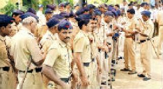 Policemen Watch for 2.5 Crore for Solapur Municipal Elections | सोलापूर मनपा निवडणुकीसाठी अडीच हजारांवर पोलिसांचा वॉच Policemen Watch for 2.5 Crore for Solapur Municipal Elections | सोलापूर मनपा निवडणुकीसाठी अडीच हजारांवर पोलिसांचा वॉच
