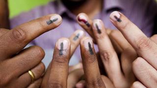 Enthusiasm among first-time voters to vote | पहिल्यांदाच मतदान करण्यासाठी नवमतदारांमध्ये उत्साह