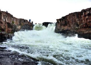 The Somameshwar Falls Falls | सोमेश्वर धबधबा खळाळला