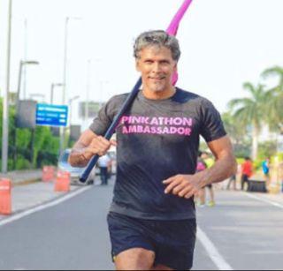 Milind Soman crossed the 517 km distance in three days | मिलिंद सोमणने तीन दिवसात पार केले 517 किमी अंतर