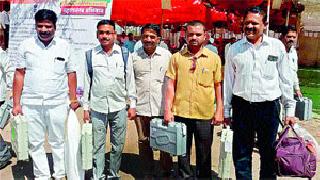 Thousands employed in Kalwan taluka | कळवण तालुक्यात हजार कर्मचारी नियुक्त