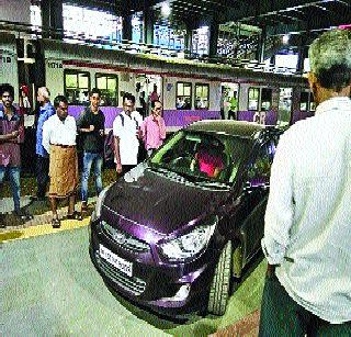 'Car' again in Andheri station | अंधेरी स्थानकात पुन्हा एकदा ‘कार’नामा