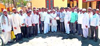 Farmers' request for Palkhed water | पालखेडच्या पाण्यासाठी शेतकऱ्यांचे निवेदन Farmers' request for Palkhed water | पालखेडच्या पाण्यासाठी शेतकऱ्यांचे निवेदन