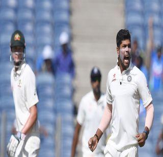 Pune Test: The tone of the bowlers, the tail of the tail of the kangaroos | पुणे कसोटी: गोलंदाजांचा टिच्चून मारा, कांगारूंच्या शेपटाची वळवळ