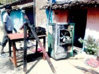 Fire brigade and two houses in white | बाराभाटी व पांढरीत दोन घरांना आग Fire brigade and two houses in white | बाराभाटी व पांढरीत दोन घरांना आग