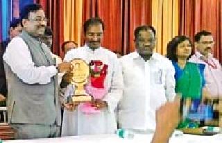 सत्कार...