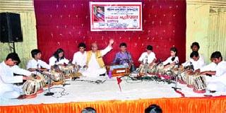 Greetings to Paluskar from Tabla Mahotsava | तबला महोत्सवातून पलुस्कर यांना अभिवादन Greetings to Paluskar from Tabla Mahotsava | तबला महोत्सवातून पलुस्कर यांना अभिवादन