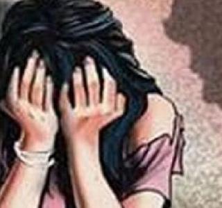 Punnlip was shown to the girl by molestation in Pune | पुण्यात विनयभंग, पत्ता विचारण्याच्या बहाण्याने मुलीला दाखवली पॉर्नक्लिप