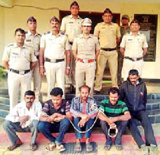 The police formed a conspiracy to kill the murders | बडतर्फ पोलिसानेच केला कट रचून खून The police formed a conspiracy to kill the murders | बडतर्फ पोलिसानेच केला कट रचून खून