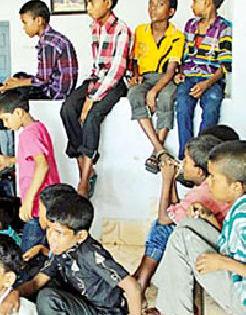 Grant of ADLET 250 Beneficiaries due to non-funding | निधीअभावी अडले २५० लाभार्थ्यांचे अनुदान Grant of ADLET 250 Beneficiaries due to non-funding | निधीअभावी अडले २५० लाभार्थ्यांचे अनुदान