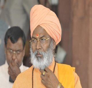 Muslims do not have a graveyard in the country - Sakshi Maharaj | देशात कब्रस्तान नको मुस्लिमांचंही दहन करा- साक्षी महाराज