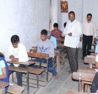 Rowing actor Dattu attended Bhokanal XII examination | रोइंगपटू दत्तू भोकनळ बारावीच्या परिक्षेला हजर Rowing actor Dattu attended Bhokanal XII examination | रोइंगपटू दत्तू भोकनळ बारावीच्या परिक्षेला हजर