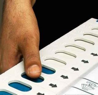Army aggressor from EVM machine | ईव्हीएम मशीनवरुन सेना आक्रमक Army aggressor from EVM machine | ईव्हीएम मशीनवरुन सेना आक्रमक