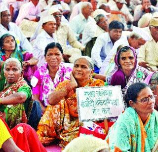 Workers protest against the government Azad Maidan! | सरकारविरोधात ‘श्रमिक’ची आझाद मैदानात निदर्शने!