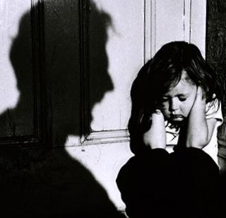 Who is the savior who sold his father? | बापाने विकलेल्या तिचा रक्षणकर्ता कोण? Who is the savior who sold his father? | बापाने विकलेल्या तिचा रक्षणकर्ता कोण?