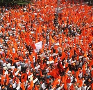 Voicing padyatra for Maratha reservation | मराठा आरक्षणासाठी उलटी पदयात्रा Voicing padyatra for Maratha reservation | मराठा आरक्षणासाठी उलटी पदयात्रा