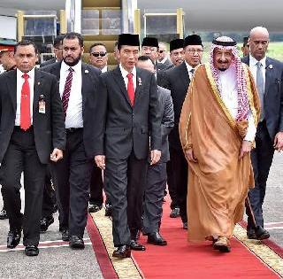 ... only 460 tonnes of luggage including Saudi King's holidays | ....फक्त ४६० टन सामानासह सौदीचे राजे सुटीवर