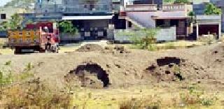 Sleek sand storage | वाळू साठवण जोरात Sleek sand storage | वाळू साठवण जोरात