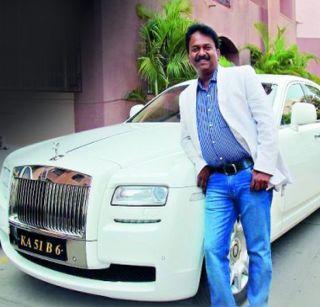 The owner of 150 luxury cars | 150 अलिशान गाड्यांचा मालक असलेला न्हावी