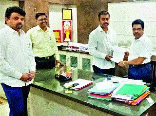 Thaatya Doctor absconded in Chandwad | चांदवड येथील ‘तो’ तोतया डॉक्टर फरार Thaatya Doctor absconded in Chandwad | चांदवड येथील ‘तो’ तोतया डॉक्टर फरार
