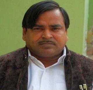 Controversial minister Gayatri Prajapati disappeared, airports alerted | वादग्रस्त मंत्री गायत्री प्रजापती गायब, विमानतळांवर अलर्ट