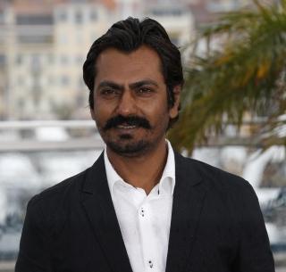 Shallow Awards should be closed: Nawazuddin Siddiqui | उथळ पुरस्कार सोहळे बंद केले पाहिजेत - नवाजुद्दीन सिद्दीकी