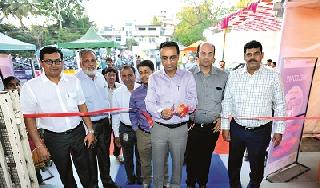 'Lokmat Gadgets Expo' started in Aim | ‘लोकमत गॅझेट्स एक्स्पो’ दिमाखात सुरू