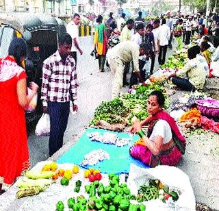 300 crores spent on footpaths, roads | पदपथ, रस्त्यांवर वर्षाला ३०० कोटींचा खर्च 300 crores spent on footpaths, roads | पदपथ, रस्त्यांवर वर्षाला ३०० कोटींचा खर्च