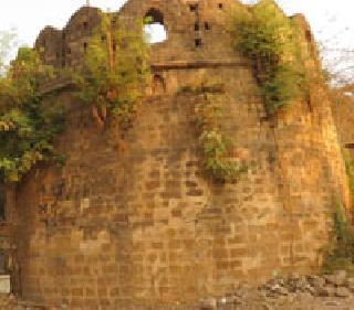 Before the tower was destroyed, Sawara ray ... | बुरूज ढासळण्यापूर्वीच सावरा रे...