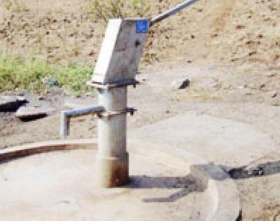 88 handpumps closed in the district | जिल्ह्यातील ८८ हातपंप बंद 88 handpumps closed in the district | जिल्ह्यातील ८८ हातपंप बंद