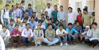 The students of the hostel hungry for four days | वसतिगृहातील विद्यार्थी चार दिवसांपासून उपाशी The students of the hostel hungry for four days | वसतिगृहातील विद्यार्थी चार दिवसांपासून उपाशी