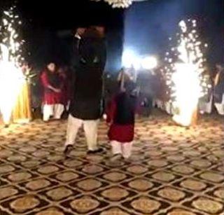 VIDEO: Entry in the WWE Style on New-Age Wedding | VIDEO: लग्नात नव-याने घेतली WWE स्टाइलमध्ये एन्ट्री