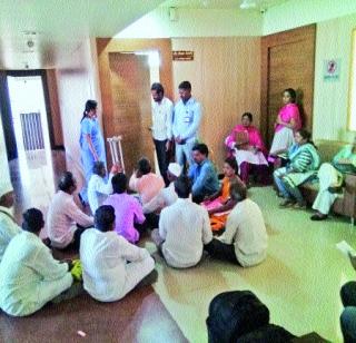 We do not beg, begging! | आम्ही भीक मागत नाही, हक्क द्या! We do not beg, begging! | आम्ही भीक मागत नाही, हक्क द्या!