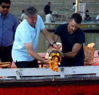 Steve Waugh has done his bone for the final wish of his friend | मित्राच्या अंतिम इच्छेसाठी स्टीव्ह वॉने गंगेत केलं अस्थी विसर्जन