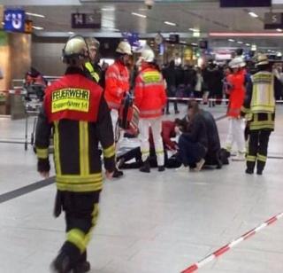 Five people were injured in the attack in Germany | जर्मनीत माथेफिरुच्या हल्ल्यात पाच जण जखमी