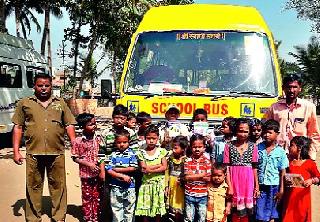 School bus to the children of Veerbatti workers | वीटभट्टीवरील कामगारांच्या मुलांना स्कूल बस