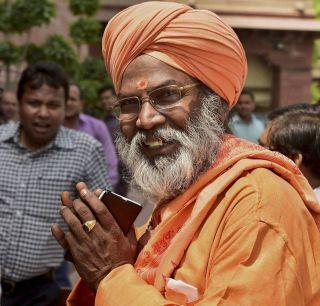 Uttar Pradesh should be the dalit-OBC chief, Sakshi Maharaj has released OBC card | उत्तर प्रदेशात दलित-ओबीसी मुख्यमंत्री व्हावा, साक्षी महाराजांनी काढलं ओबीसी कार्ड