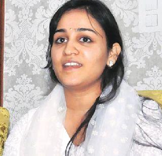 Mulayam's Sunbearer Aparna Yadav's defeat in politics is disappointing | राजकारण प्रवेशातच मुलायम यांच्या सुनबाई अपर्णा यादवांच्या पदरी निराशा