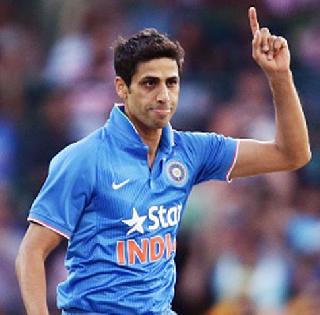 Can still bowl at 140 plus pace: Nehra | अजुनही 140 पेक्षा अधिक वेगाने गोलंदाजी करू शकतो: नेहरा