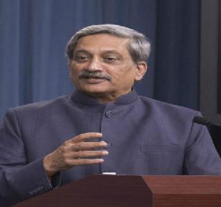 Parrikar missed the oath of office of Chief Minister | मुख्यमंत्रीपदाची शपथ घेताना पर्रिकर चुकले