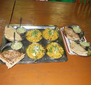 Karnataka government will give breakfast in five rupees, meal of 10 rupees! | कर्नाटक सरकार देणार पाच रुपयात नाश्ता, दहा रुपयात जेवण! Karnataka government will give breakfast in five rupees, meal of 10 rupees! | कर्नाटक सरकार देणार पाच रुपयात नाश्ता, दहा रुपयात जेवण!
