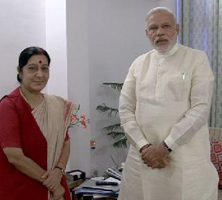 Modi, Sushma's strong welcome in Lok Sabha | मोदी, सुषमांचे लोकसभेत जोरदार स्वागत