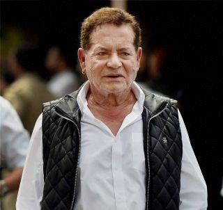 Salim Khan jumped the cleric who had issued a fatwa | फतवा काढणा-या मौलवींना सलीम खान यांनी झापलं