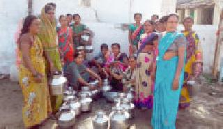 Citizens' harassment by water shortage | पाणीटंचाईने नागरिक हैराण