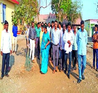 Inspecting the village squad | गावाची पथकाकडून तपासणी